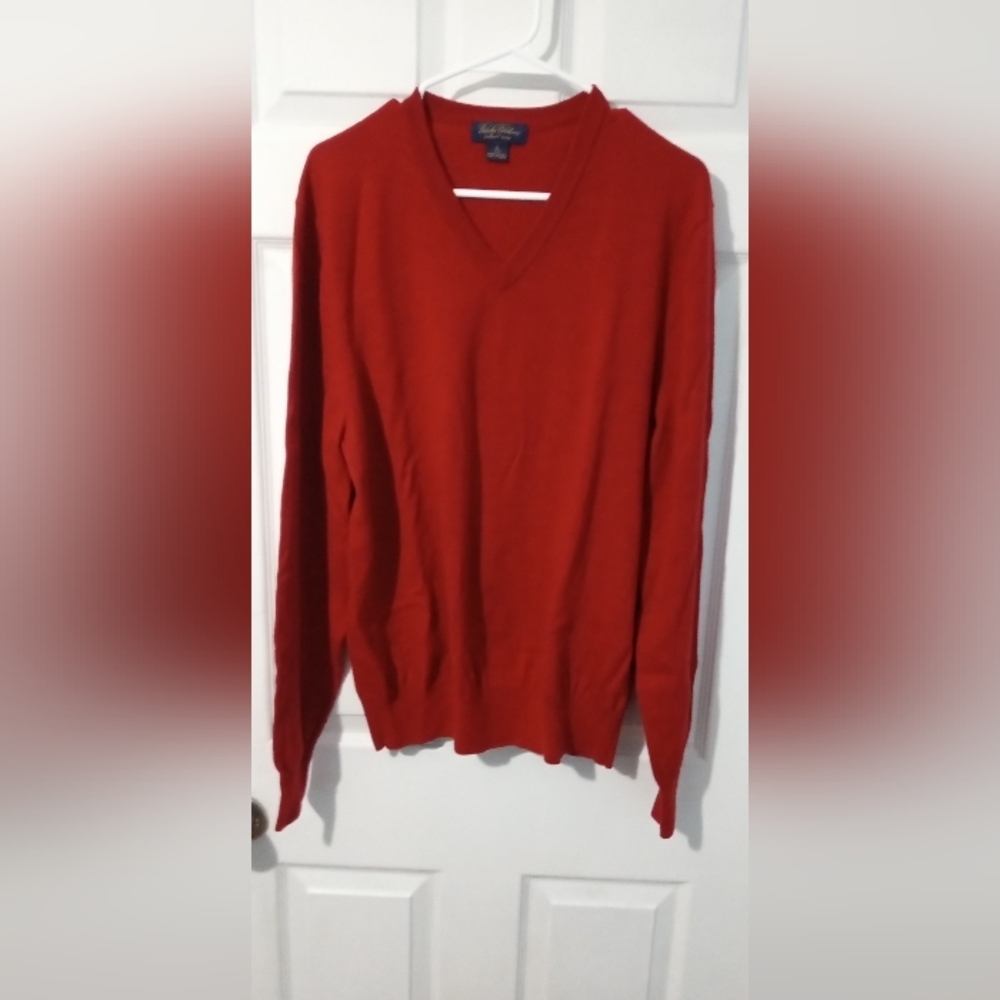 Brooks Brothers V-Neck Saxxon Wool Sweater - Red